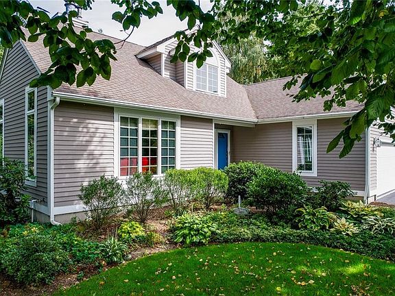 3rd image of 67 Earles Ct