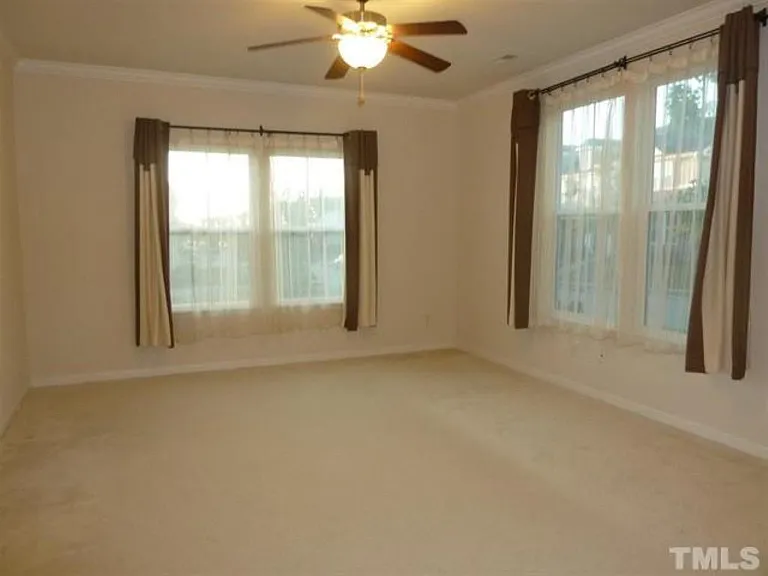 2425 Historic Cir — Photo 4