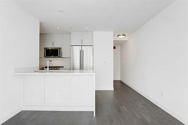 Rented by Keller Williams City Life Realty | media 11