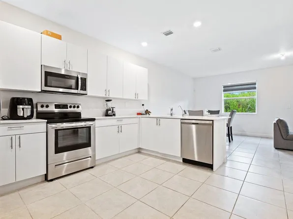 2701 SE 10th Street, Homestead, FL 33035