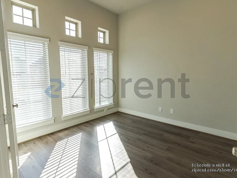256 Eagle Ford Dr — Photo 8