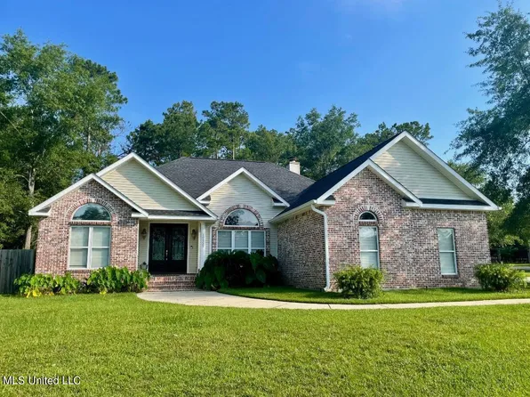 108229 Kapalama Dr, Diamondhead, MS 39525