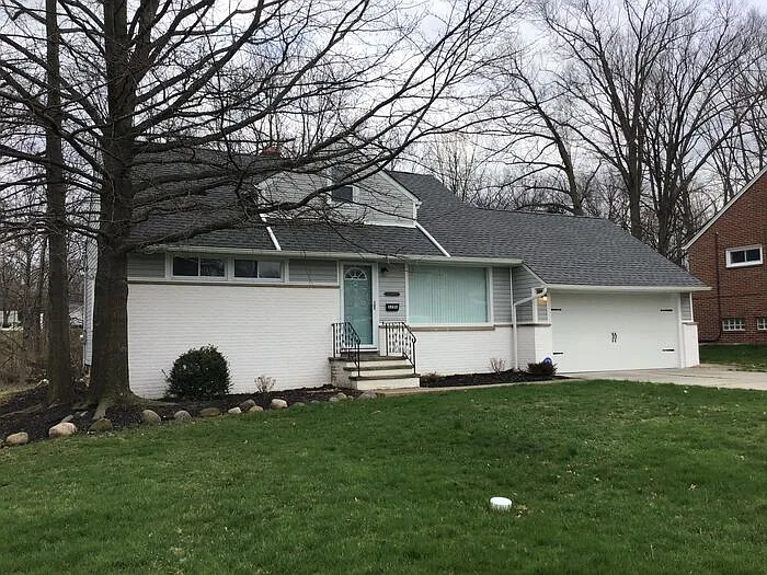 1751 Skyline Dr photo 1