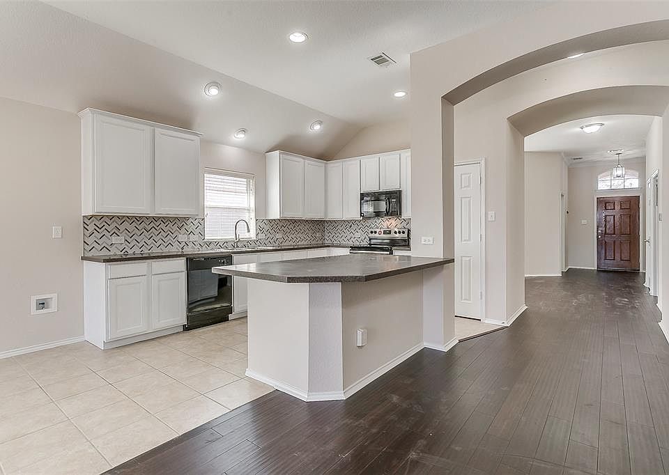 1st image of 15432 Yarberry Dr