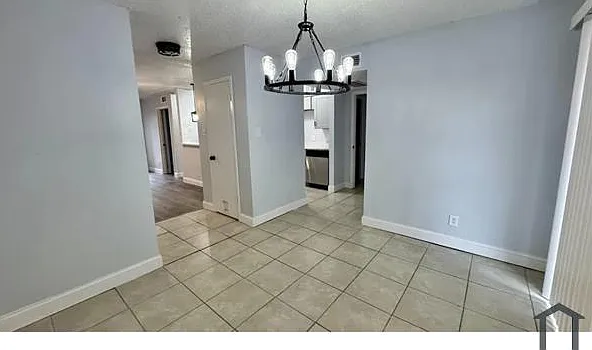2 bed, 1077 sqft, $1,350 — Photo 2