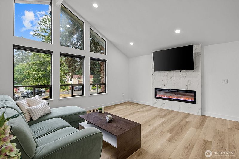 5th image of 16031 SE 167th Place