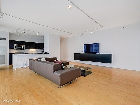 3rd image of 8 Randolph St #1008