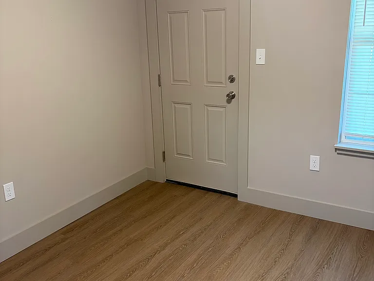 401 Meander St — Photo 10