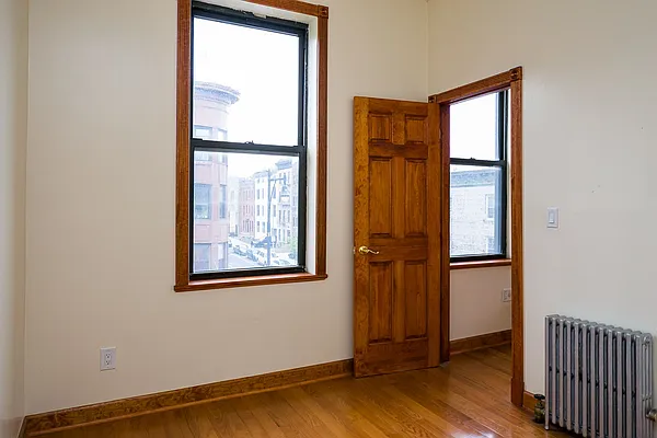 Rented by Nooklyn NYC LLC | media 79