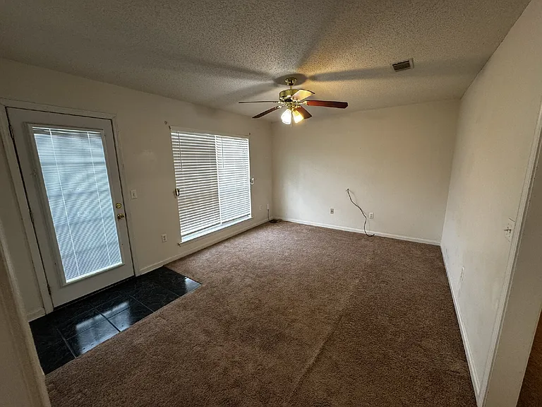 801 Hopeton Ct — Photo 9