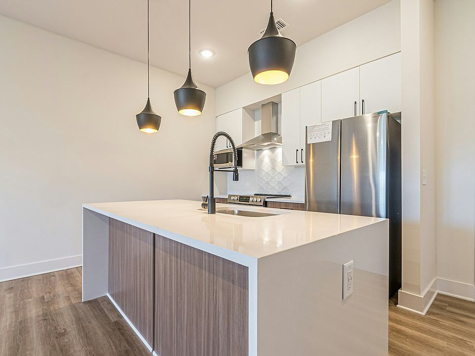 1st image of 112 Rogers St NE #601