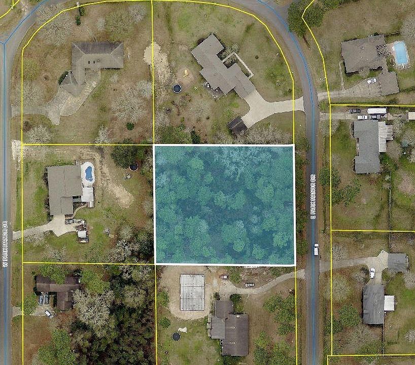 1st image of E Park Manor Dr