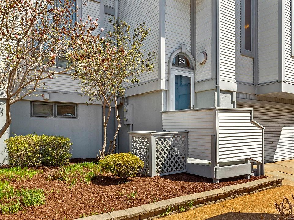 1st image of 34 Columbus Square Dr