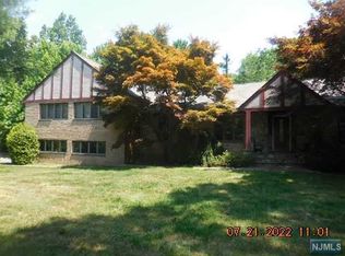 935 Closter Dock Rd, Alpine, NJ 07620