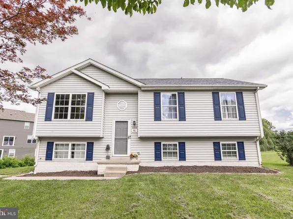 98 Rex Dr, Ranson, WV 25438