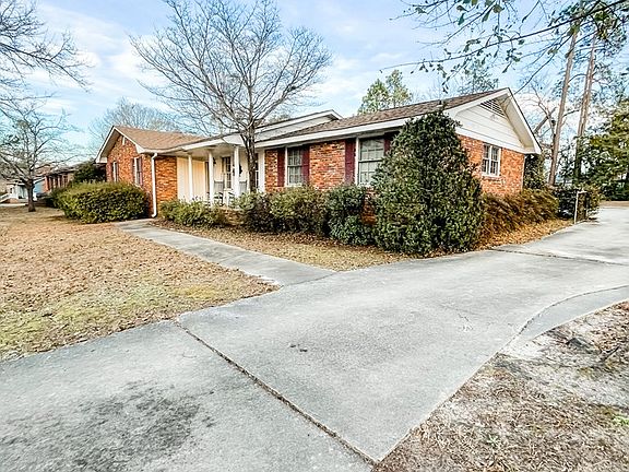 4th image of 2872 Hillcrest Ave