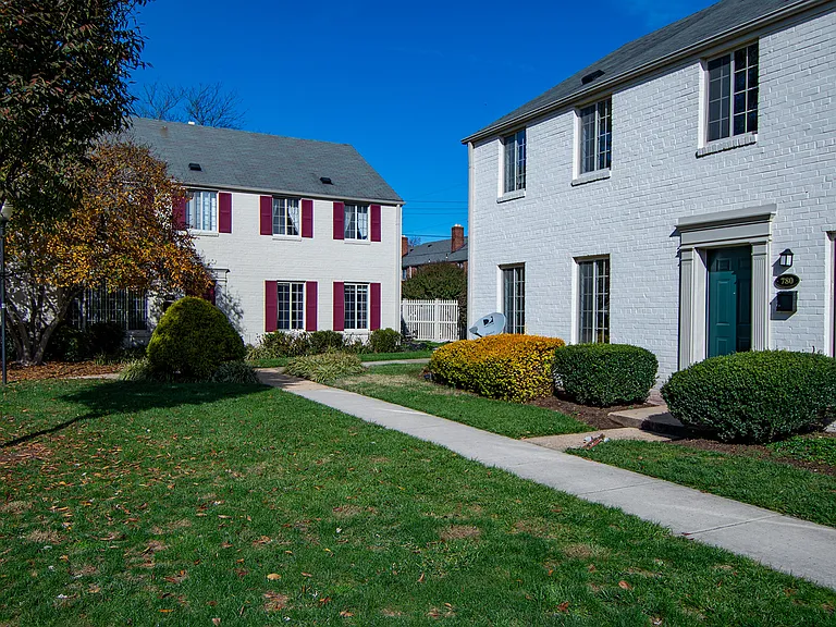Brookville Townhomes Exterior 44