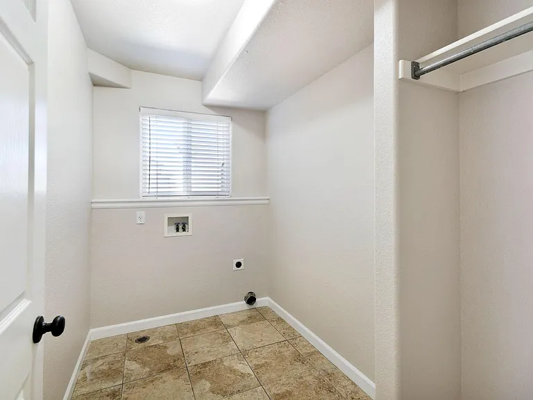 1194 Eagle Dr — Photo 26