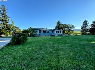 1290 Country Club Rd, Hood River, OR 97031