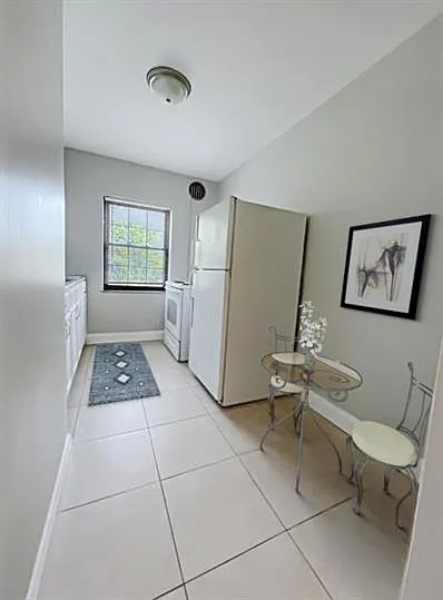 5531 Hamilton Ave #9 — Photo 5