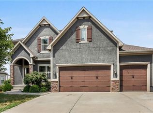 1202 Creekmoor Dr, Raymore, MO 64083