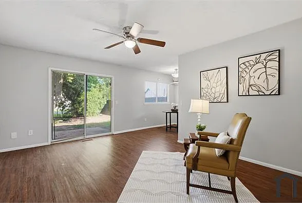 3 bed, 1000 sqft, $1,500 — Photo 2