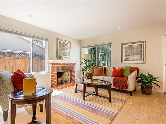 3rd image of 332 Vineyard Dr