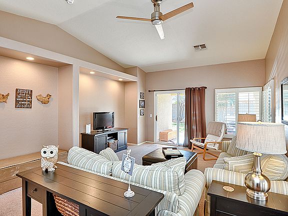 3rd image of 15433 W Mauna Loa Ln
