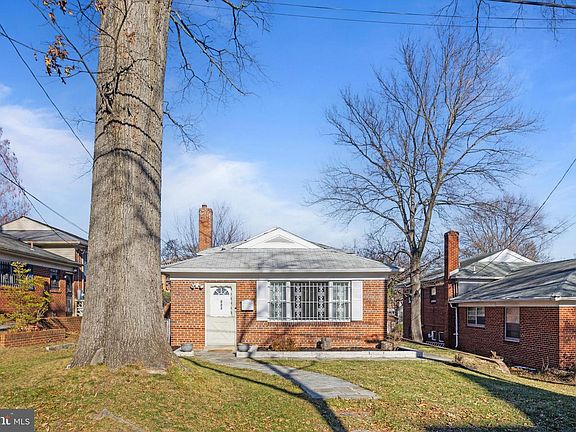 2nd image of 123 Walnut St NW