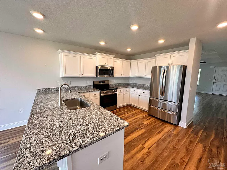 7034 Sonny Dr — Photo 5