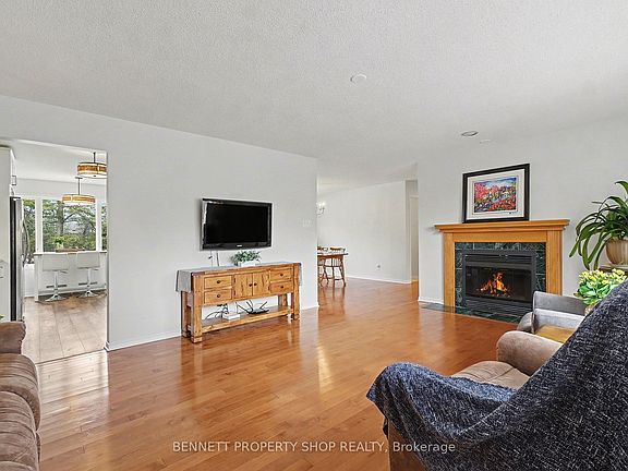 5th image of 1262 Rousseau Cres