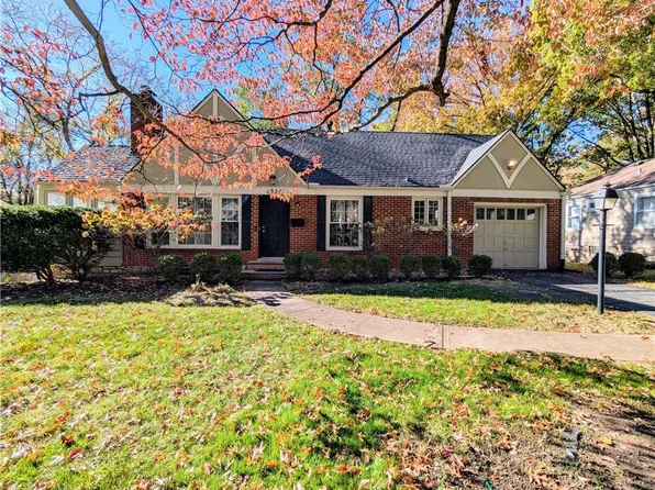6926 Dearborn St, Overland Park, KS 66204