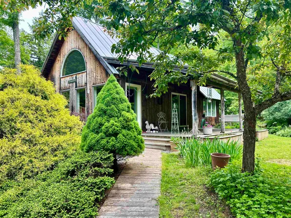 148 Old City Falls Road, Strafford, VT 05072