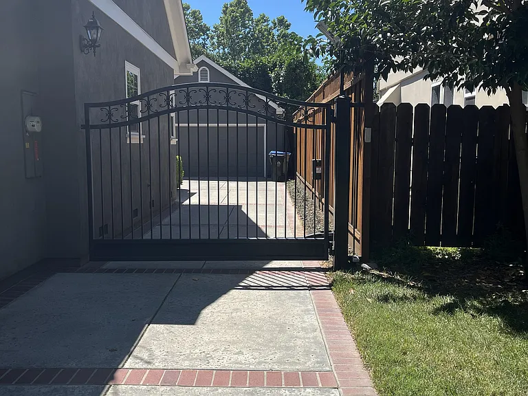 1078 Byerley Ave — Photo 42