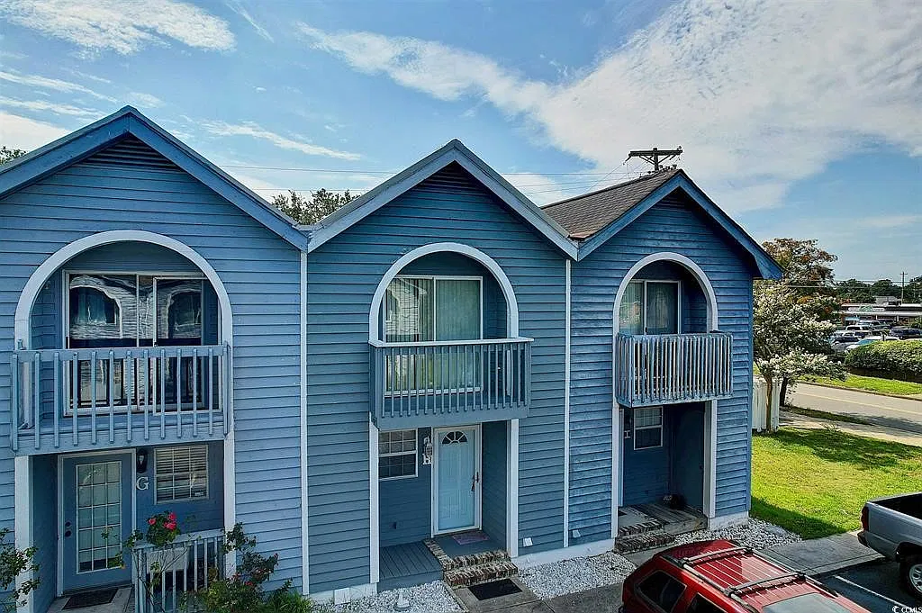 2 bed, 2.5 bath, 1020 sqft, $1,550 — Photo 1