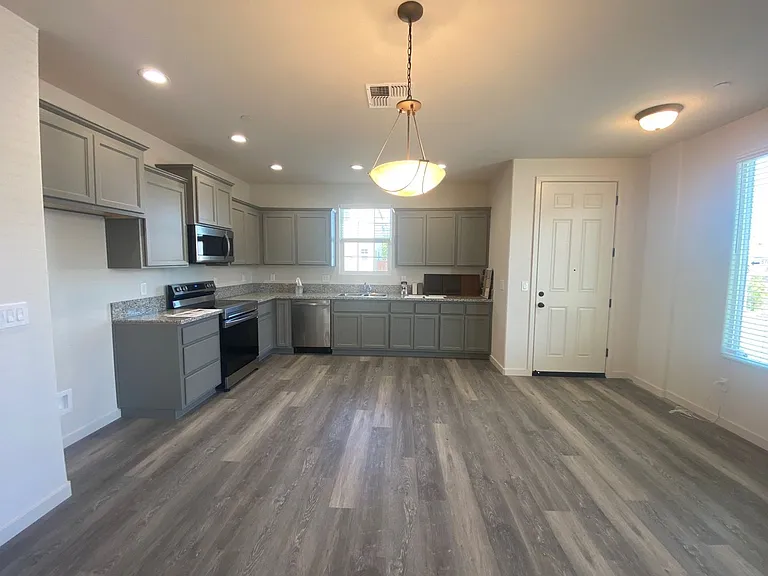 6824 Mangosteen Ln — Photo 4