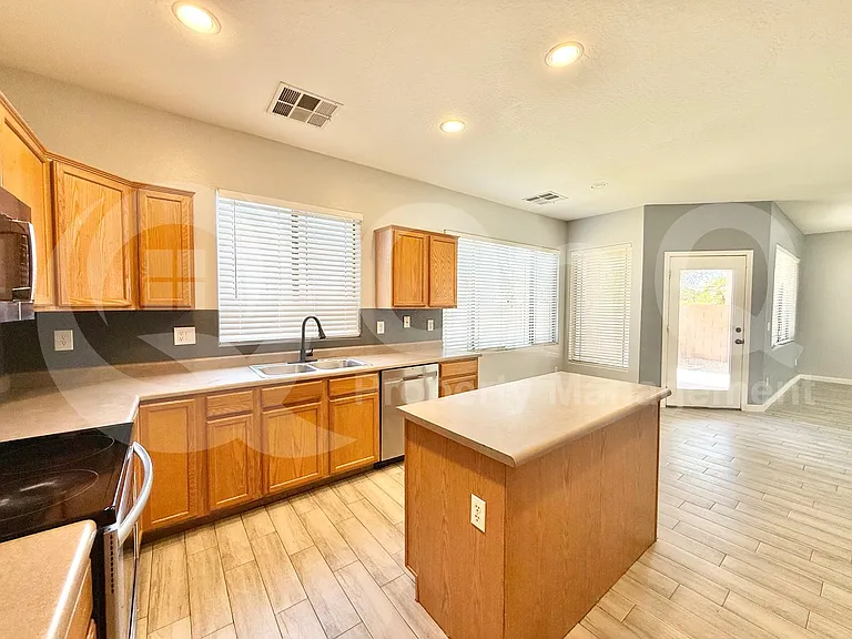 3575 E Calistoga Dr — Photo 5