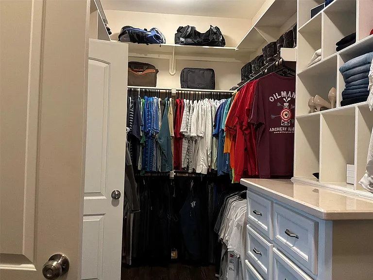 922 Alexander St — Photo 25