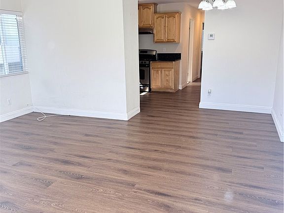 5th image of 1025 Edith Ave