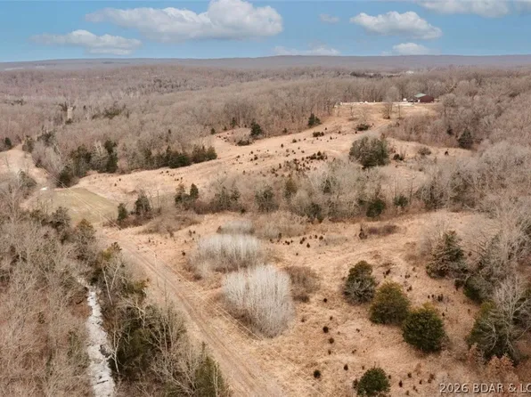 21657 Sawmill Rd, Versailles, MO 65084