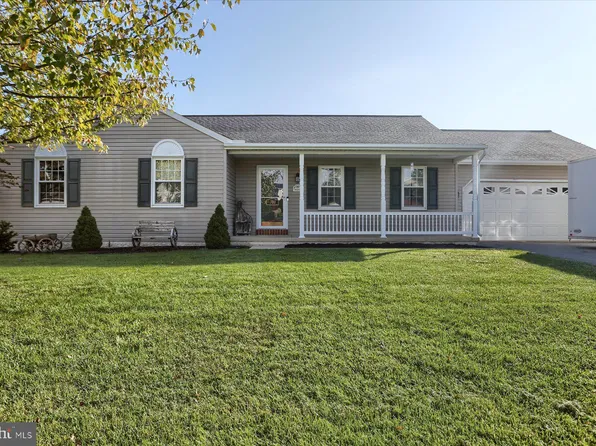 310 E Queen St, Jonestown, PA 17038