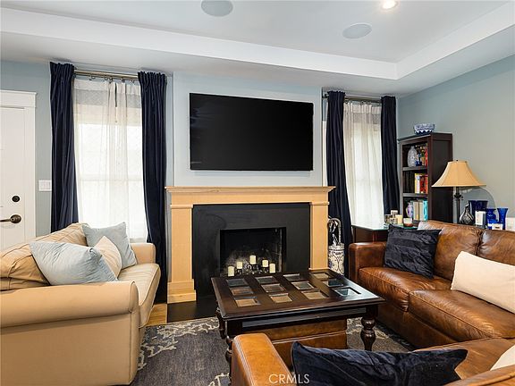 3rd image of 211 E Pine Ave