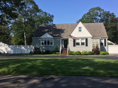 18 Matinecock Ave, East Islip, NY, 11730