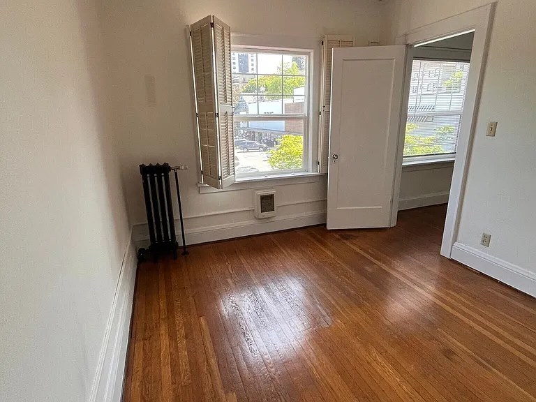 Uptown Apartments — Photo 3