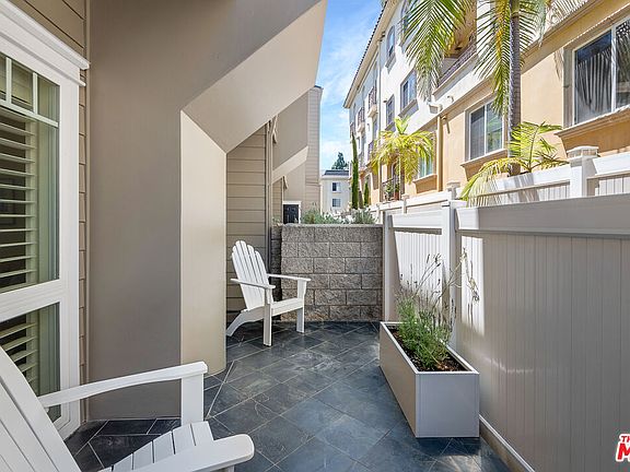 3rd image of 11033 Massachusetts Ave APT 16