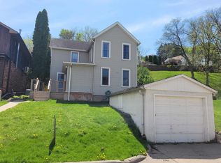 328 Chapel Ct, Dubuque, IA 52001