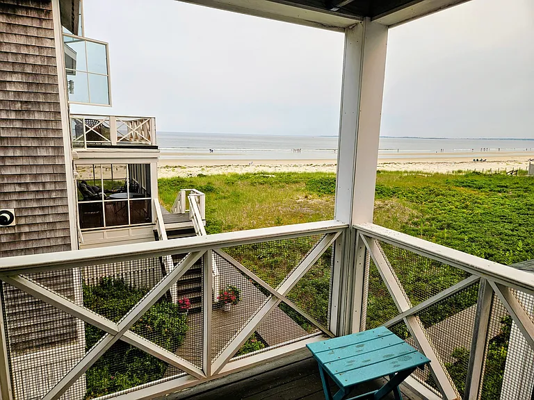 193 E Grand Ave #8 — Photo 9