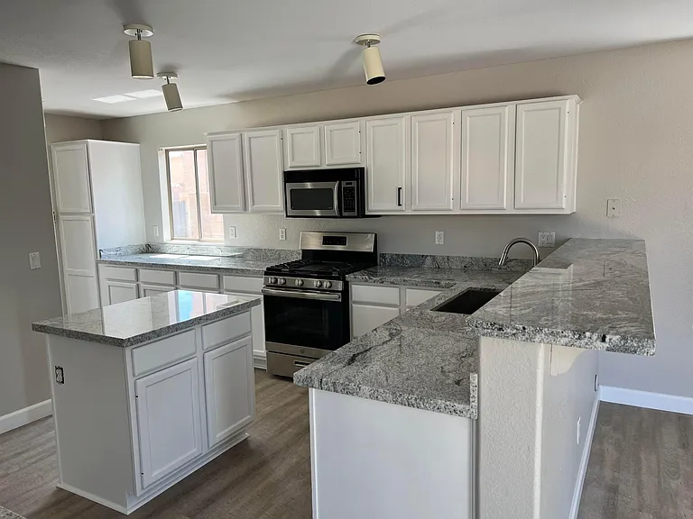 4760 E Goldfinch Gate Ln — Photo 8