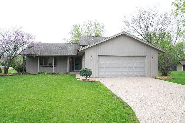 1st image of 502 Betsy Ross Ln