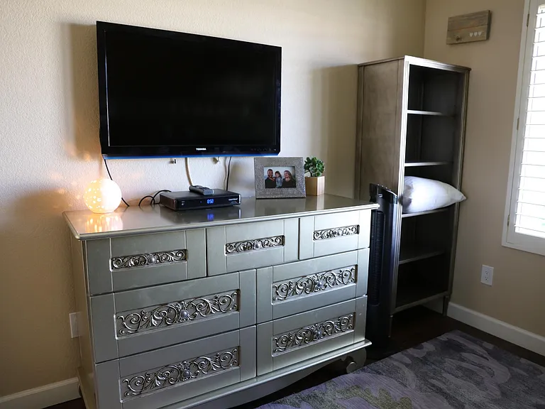 N 48th Pl — Photo 14